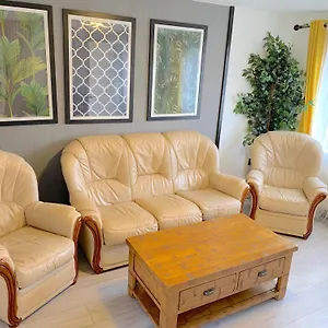 Windy House - Private Garden With Patio - Free Parking , Sheffield United Kingdom